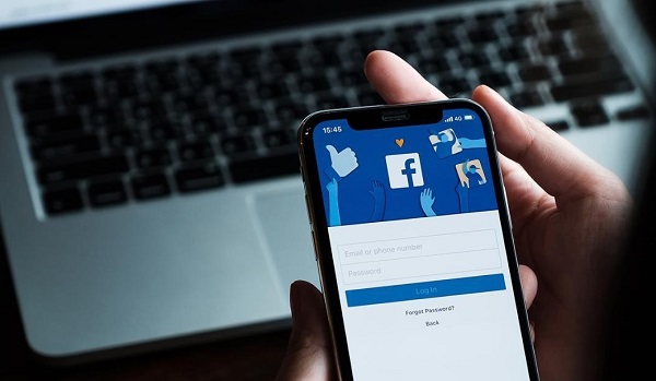 Phân biệt Clone Facebook và Via Facebook dùng để làm gì?